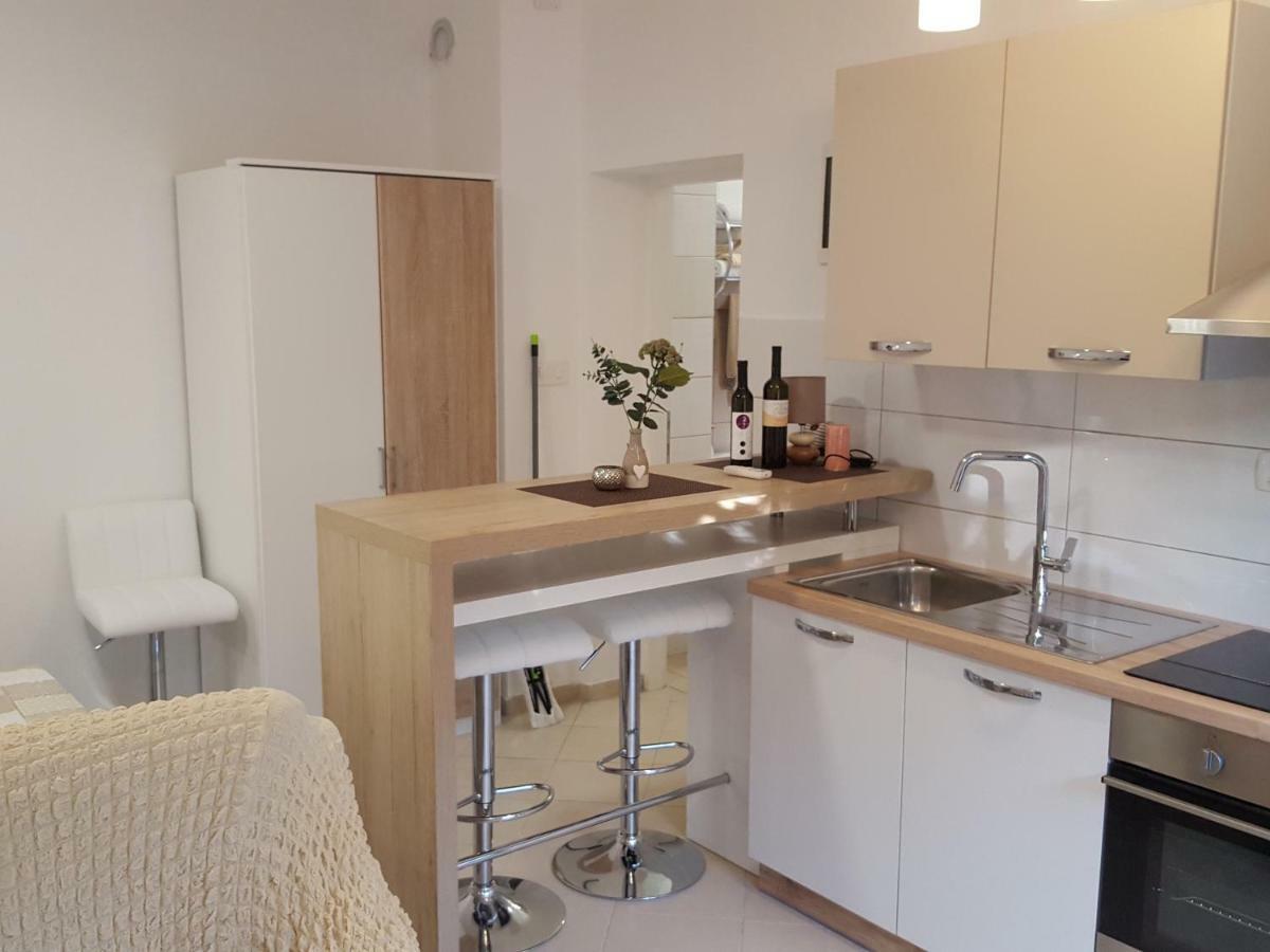 Studio Apartman D&D Banjole Exteriör bild