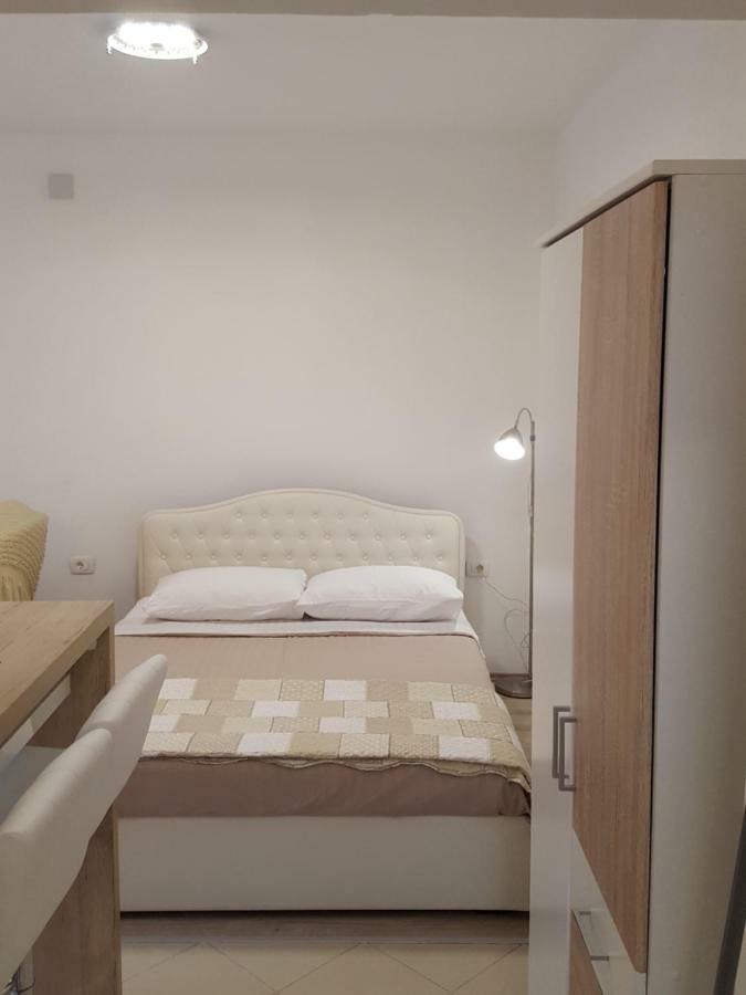 Studio Apartman D&D Banjole Exteriör bild